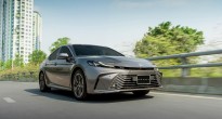 Toyota Camry Hybrid đổi tên phiên bản, giá khởi điểm giảm chỉ còn từ 1,32 tỷ đồng